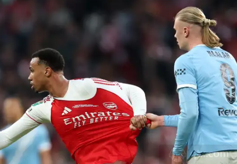 英超争冠悬念再起 阿森纳主场爆冷输球